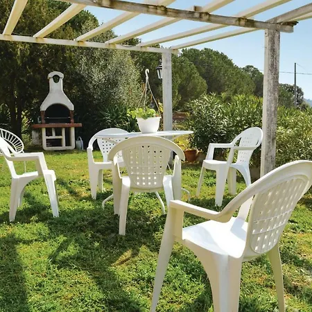 펜션 Three-bedroom Holiday In
